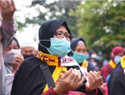 Perdana, Jemaah Umrah Sukabumi Diberangkatkan Walikota