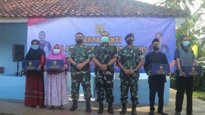 Karya Bakti TNI AU, Satrad 216 Cibalimbing Renonasi Mushola Bahagia di Ciwaru