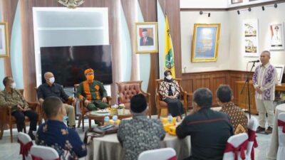 Walikota Sukabumi Lepas 19 ASN Pensiun