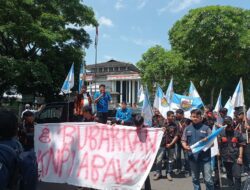 Pelantikan KNPI Kota Sukabumi Kubu Nurul Jaman Hadi Diwarnai Aksi Unjuk Rasa
