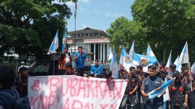 Pelantikan KNPI Kota Sukabumi Kubu Nurul Jaman Hadi Diwarnai Aksi Unjuk Rasa