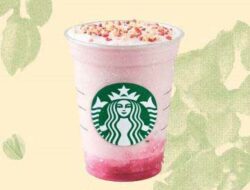 Starbuck Strawberry Pie Cream Frappuccino