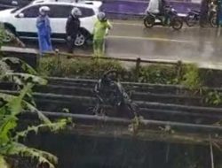 Kecelakaan di Sukabumi, Pengendara Motor Terjun ke Sungai di Selaawi Sukaraja