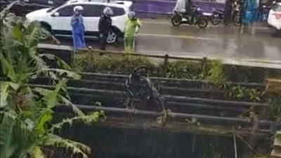 Kecelakaan di Sukabumi, Pengendara Motor Terjun ke Sungai di Selaawi Sukaraja