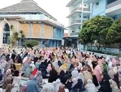 Jemaah Muhammadiyah Kota Sukabumi Salat Idul Fitri di UMMI