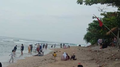 Pantai Ombak Batu Putih Sukabumi Seret Pelajar Asal Cibadak