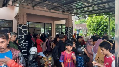 Ratusan Warga Kecewa, PT Pos Sukabumi Tidak Profesional Salurkan KRS