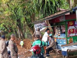 Satpol PP Kota Sukabumi Warning PKL Yang Masih Bandel Berjualan di Trotoar