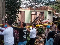 Rumah Warga di Lembursitu Hangus Terbakar, Kerugian Ditaksir Mencapai Ratusan Juta