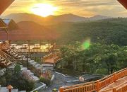 Indahnya Bukit Durian Sagara Sukabumi, Sensasi Makan Ditemani Atraksi Alam Matahari Terbit dan Terbenam