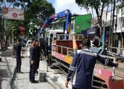 Dishub Kota Sukabumi Lakukan Penataan Tiang PJU di Pedestrian
