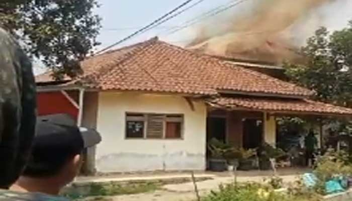 Rumah Warga Cidahu Sukabumi Kebakaran, Saat Ditinggal Penghuni ke Rumah Sakit 