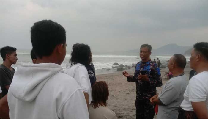 Wisatawan Terseret Ombak Pantai Sunset Sukabumi, Tiga Selamat Satu Hilang Tenggelam