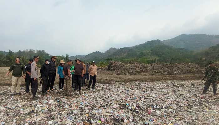 Bupati Sukabumi Geram, Pantai Cibutun Loji Kembali Dipenuhi Sampah