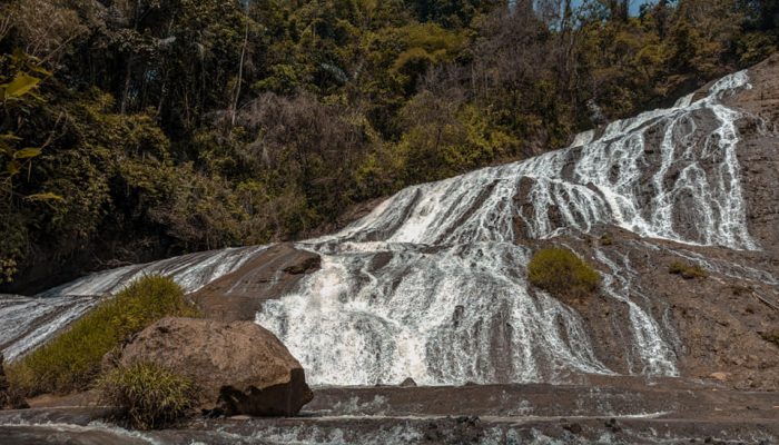 Eksplorasi Keindahan Alam Sukabumi: Pesona Menakjubkan di Curug Pareang