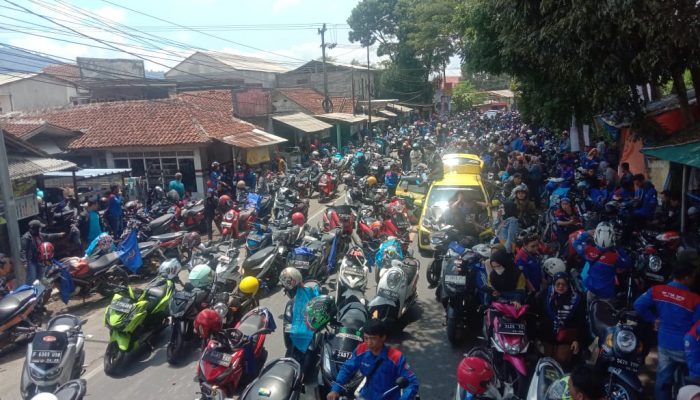 Jalan Raya Sukabumi Sempat Lumpuh Total, Dampak Aksi Ribuan Buruh Soal UMK