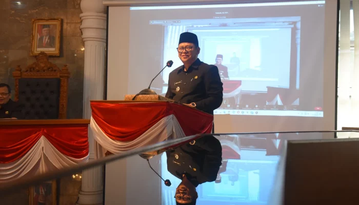 Pj Wali Kota Sukabumi Paparkan Tentang Penghapusan Kemiskinan Ekstrim Dalam Paripurna DPRD