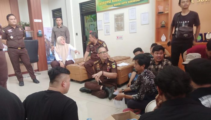 Lintas Aktivis Sukabumi Desak Kejari Kota Sukabumi Mundur Dari Jabatanya, Ini Alasannya!