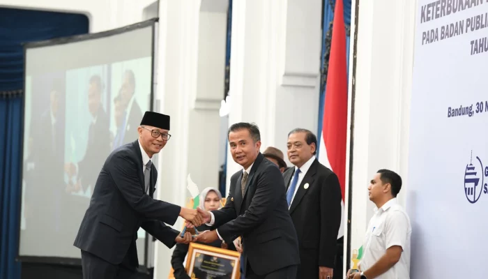 Pemerintah Kota Sukabumi Raih Penghargaan Kabupaten Kota Informatif Soal KIP