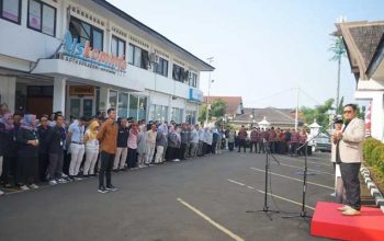 Pj Wali Kota Sukabumi Pimpin Apel Perdana Setelah Idulfitri, Ajak Aparatur Tingkatkan Kualitas Diri