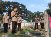 Jelang Hari Bhayangkara ke-78, Polres Sukabumi Kota Gelar Ziarah dan Tabur Bunga