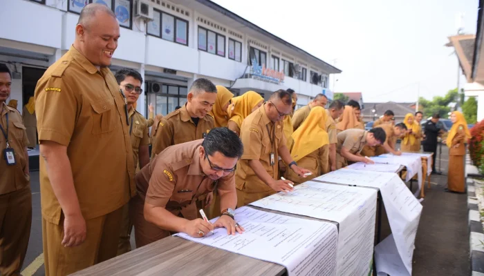 Jaga Netralitas Pilkada 2024 ASN Pemkot Sukabumi Tandatangani Pakta Integritas