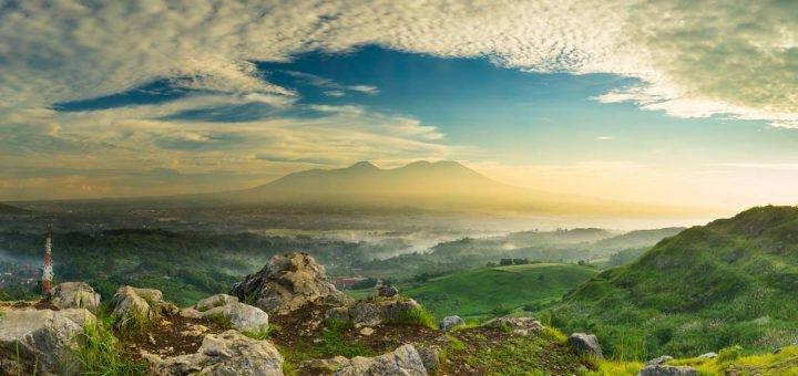 Misteri Karang Numpang di Sukabumi: Keindahan Alam yang Tersembunyi