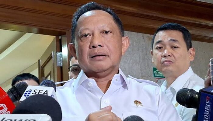 Pelantikan Kepala Daerah Terpilih Hasil Pilkada 2024 Ditunda, Menunggu Putusan MK