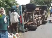 Mobil Mikro Bus Plat Merah Terguling di Cikidang 13 Korban Luka – Luka