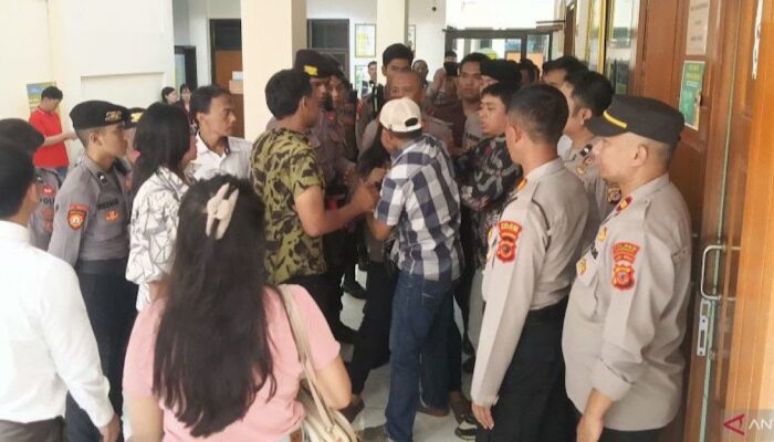 Kecewa Putusan Sidang Pembunuhan IRT Sukabumi Ditunda, Keluarga Sempat Ricuh