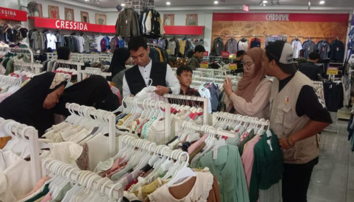 Jadi Inspirasi, Yayasan Jampang Bergerak Berikan Baju Lebaran Gratis untuk Yatim Piatu