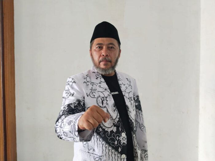 Ketua PGRI Kota Sukabumi