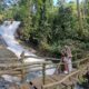 Curug Bibijilan Sukabumi, Pesona Air Terjun Berundak dengan Warna Toska di Tengah Hutan Pinus