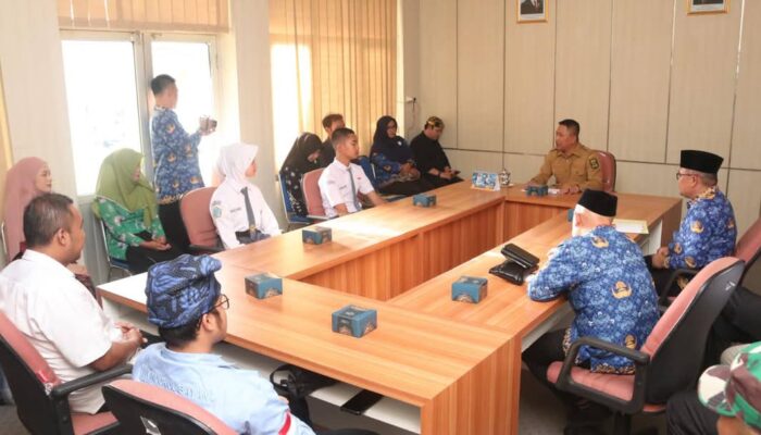 Dua Siswa Wakili Sukabumi ke Seleksi Paskibraka Jabar, Wabup Beri Pesan Haru saat Pelepasan