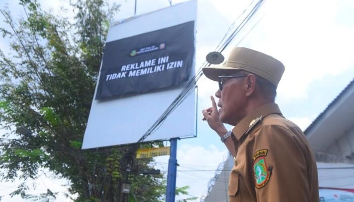 Reklame Ilegal di Kota Sukabumi Rugikan Hingga Milyaran Rupiah, Wali Kota Meradang