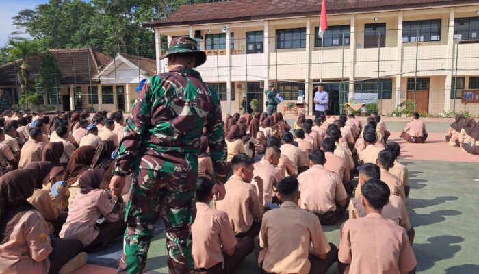 Respons Kebijakan KDM, SMAN 1 Jampangtengah Gandeng TNI untuk Bentuk Disiplin Siswa