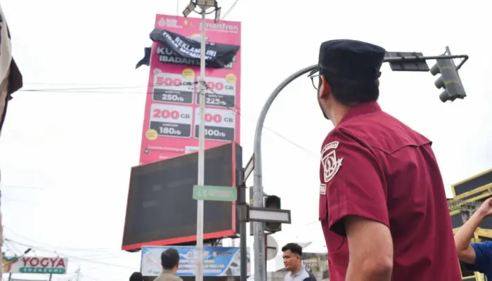 Pemkot Sukabumi Kembali Tertibkan Reklame Ilegal
