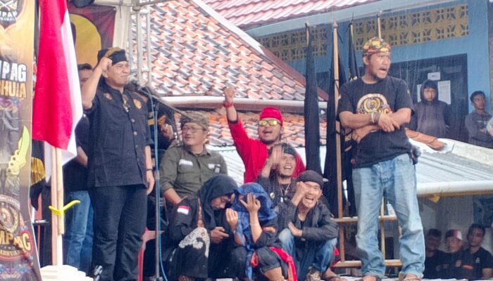 Paguyuban Jampang Tandang Makalangan Lantik Delapan DPAC di Kecamatan Tegal Buleud