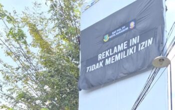 Puluhan Reklame di Kota Sukabumi di Segel, Alasannya Seperti Ini