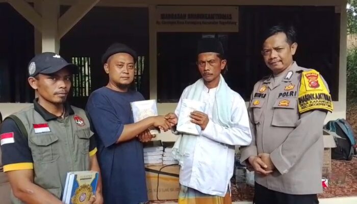Bhabinkamtibmas Bangun Musollah dan Madrasah, Relawan Sumbang 50 Al-Qur’an