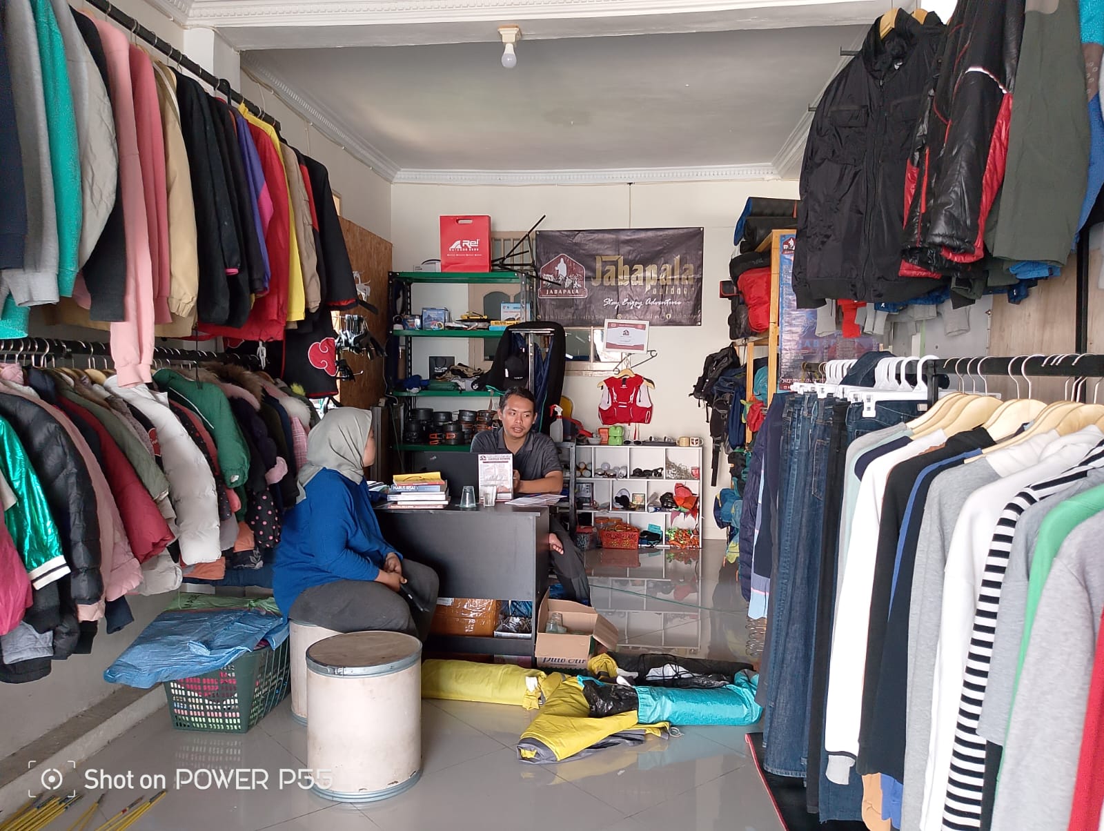 Suka Camping tapi Tak Punya Peralatan? Sewa Tenda Mulai Rp35 Ribu di Toko Jaba Pala Outdoor Sukabumi