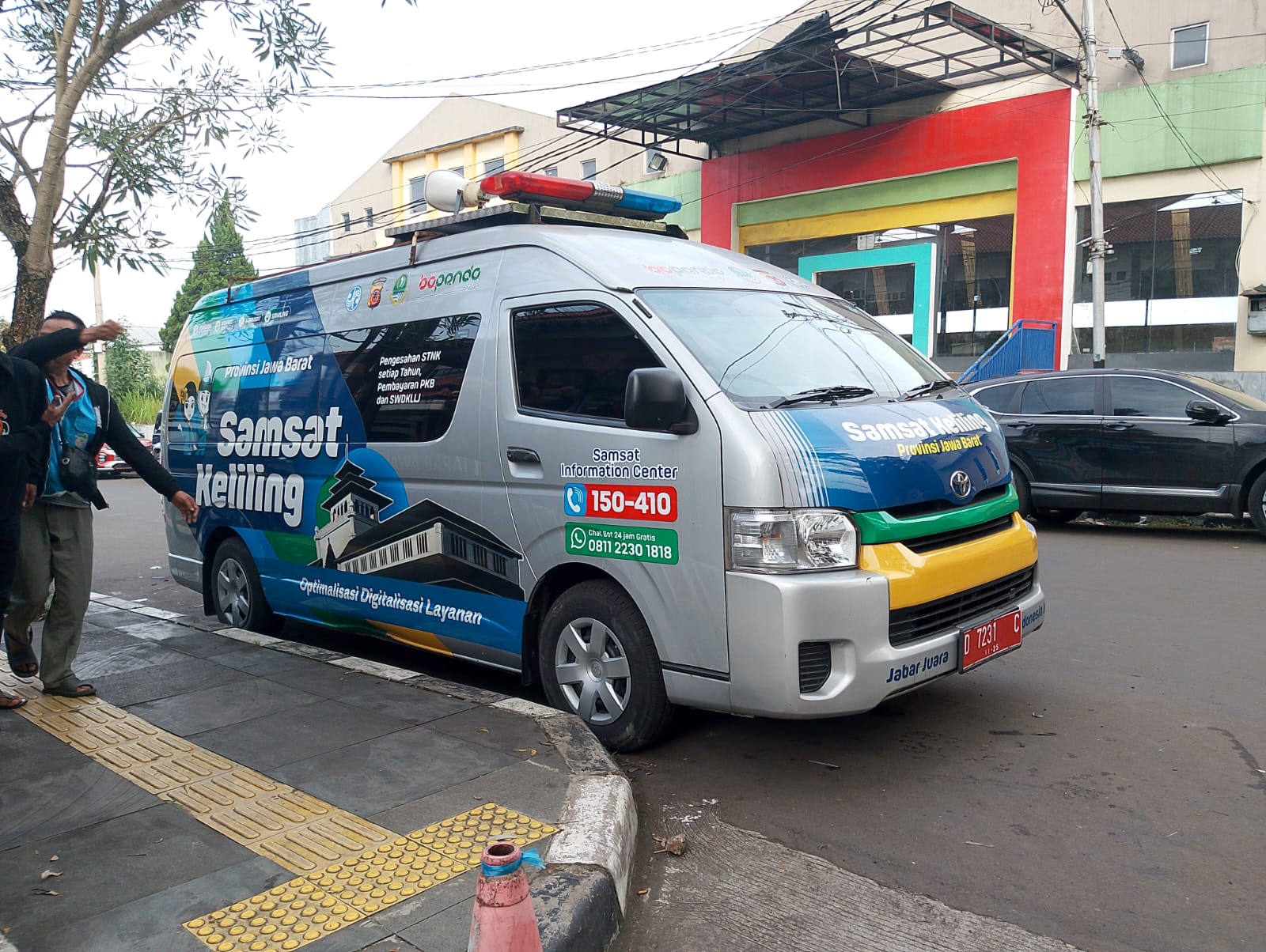 Foto Pelayanan Bus SIM Keliling Polres Sukabumi / Sei