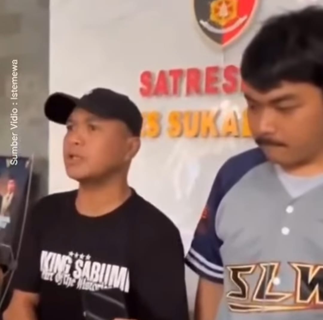 Bobotoh Sukabumi saat melaporkan akun medsos yang diduga melakukan pencemaran nama baik ke Mapolres Sukabumi Kota. Foto/Istimewa