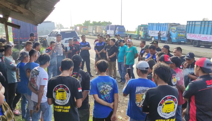 Dinilai Beratkan Pelaku Usaha Transportasi, Puluhan Sopir Truk di Sukabumi Gelar Aksi Damai Tolak RUU ODOL 2025