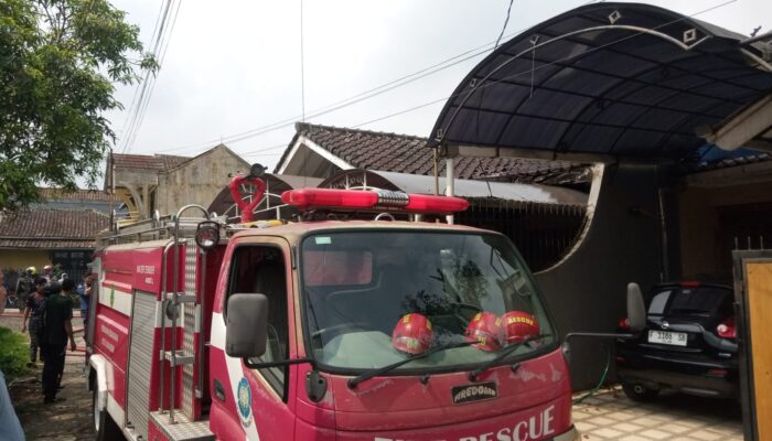 Ledakan Terdengar Dalam Kebakaran di Perumahan Cimahpar Endah I Sukabumi