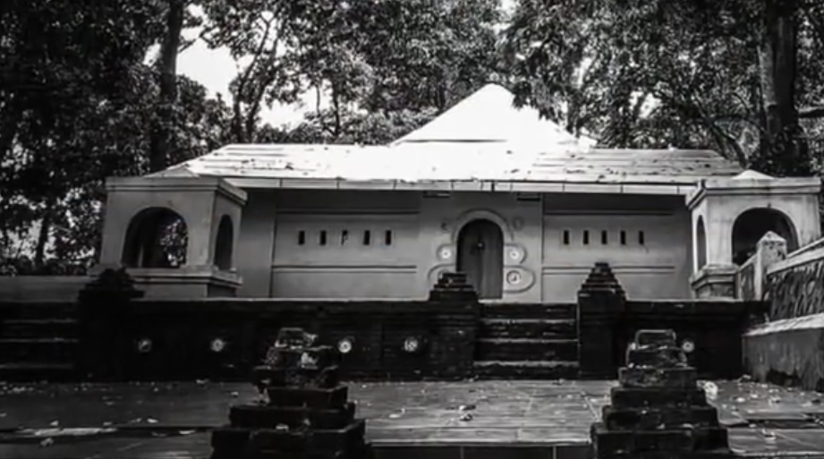 Misteri Kera Plangon, Ketika Makam Keramat Bertemu Kerajaan Monyet Sakral