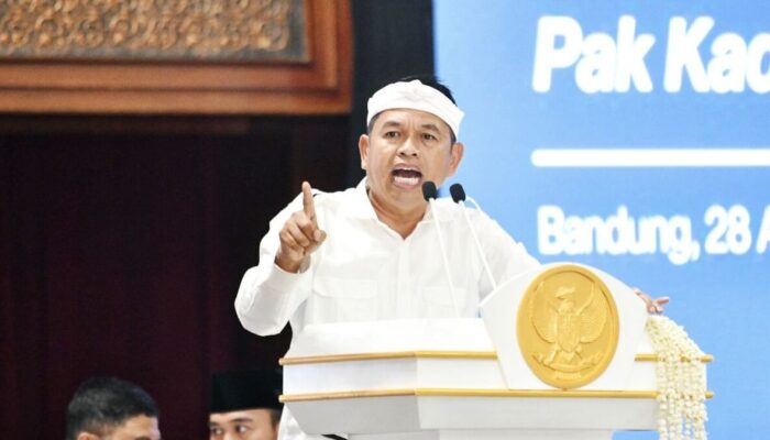 Gubernur Jabar Minta Bantuan Jaksa Agung Tertibkan Bangunan Liar di Bantaran Sungai