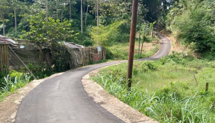 Jalan Lingkungan di Desa Karawang Sukabumi Selesai Direhab, Warga Sambut Gembira