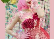 Roro Fitria Curi Perhatian di Acara Ngunduh Mantu Al Ghazali: Tampil Nyentrik dengan Hijab Sanggul dan Kebaya Glamor