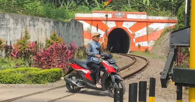 Jejak Kelam Lampegan, Terowongan Tertua di Indonesia